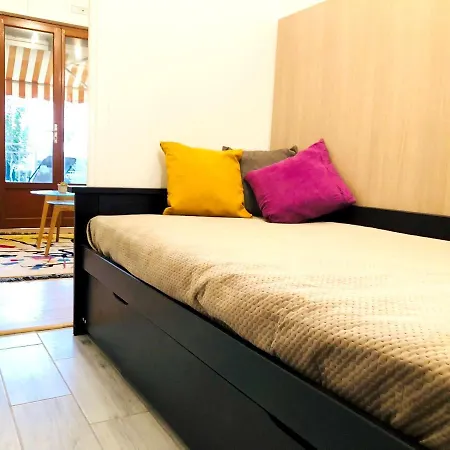 Studio A Saint Cyr Sur Mer A 860 M De La Plage Avec Jardin Clos *