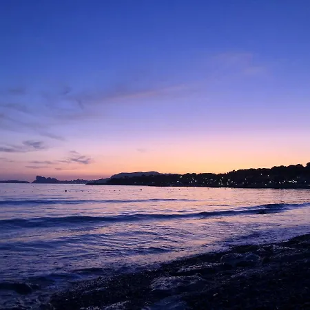 Studio A Saint Cyr Sur Mer A 860 M De La Plage Avec Jardin Clos Apartment Saint-Cyr-sur-Mer